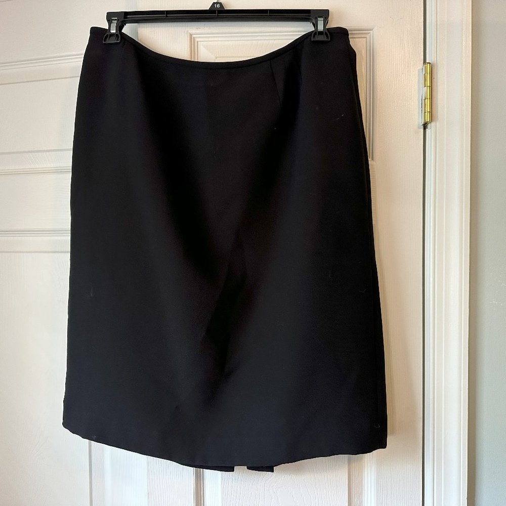 Black Skirt (Le Suit)